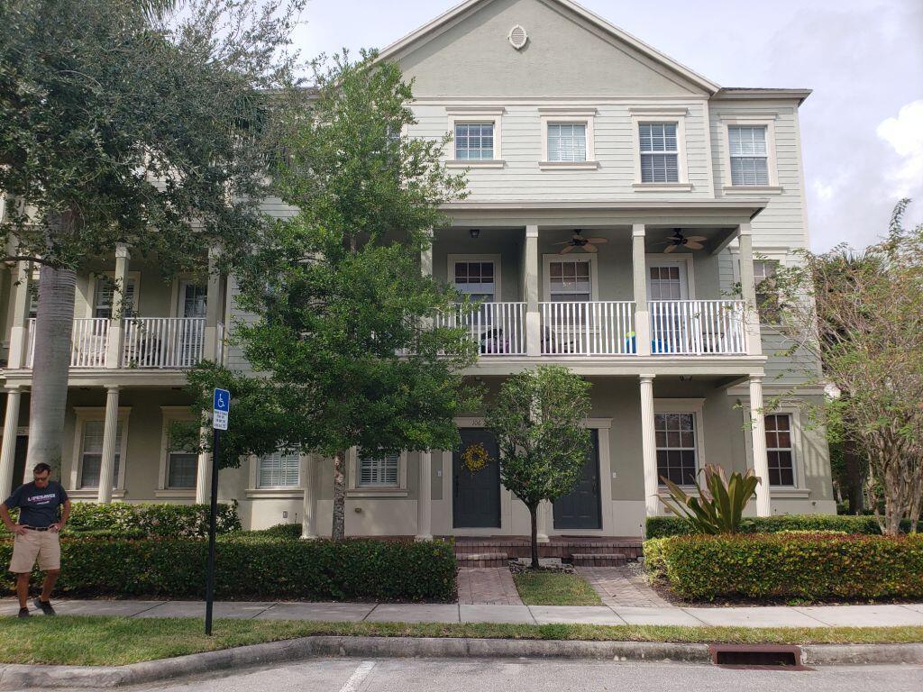 Primary Photo - 105 E Pigeon Plum Dr