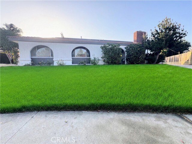 Foto del edificio - 758 E Cypress Ave