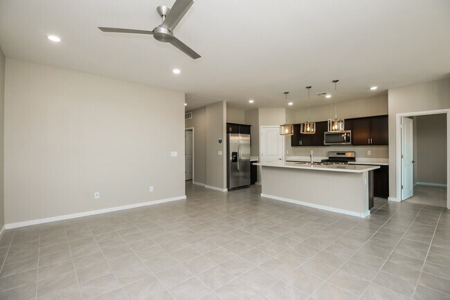 Foto del edificio - 6840 W Pkwy Dr