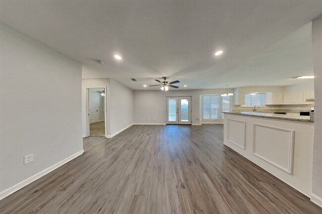 Foto del edificio - 4135 Lufborough Dr