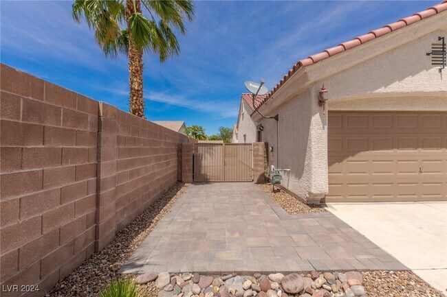 Building Photo - 4188 Genoa Dr