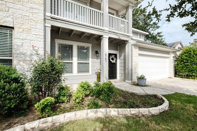Building Photo - Stunning 3-Bedroom Modern Home with Luxuri...