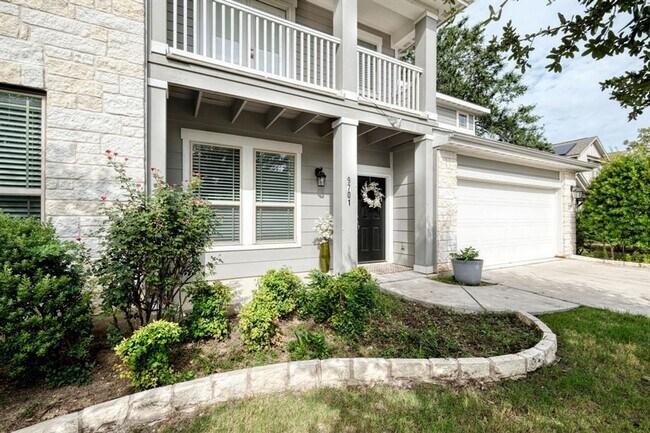 Foto del edificio - Stunning 3-Bedroom Modern Home with Luxuri...