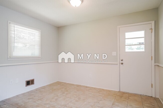 Building Photo - 3 br, 1 bath House - 706 Pond St