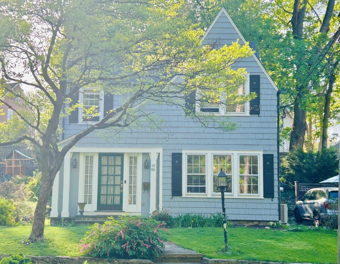 Foto principal - 1086 Valley Rd