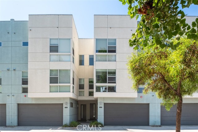 Primary Photo - 131 Tribeca Way