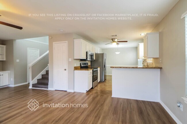 Building Photo - 2221 Jasmine Path