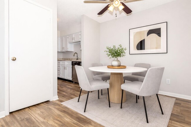 Building Photo - Hillhurst Apartments