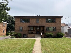 Building Photo - 110 29th St NE