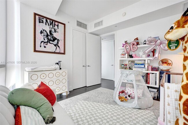 Foto del edificio - 1100 Biscayne Blvd