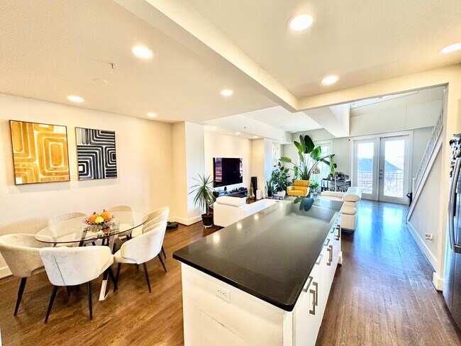 Building Photo - 5055 Addison Cir