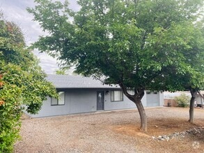 Building Photo - 1941 Manzanita Trail