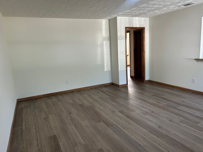 Photo - 125/127 Deer Creek Dr Apartment