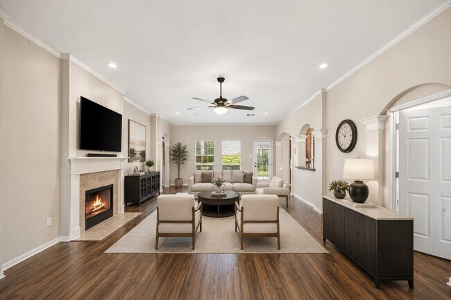 Building Photo - 6811 Claire Brook Dr
