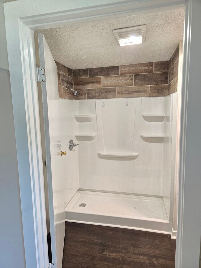 Building Photo - 1129 Walnut St