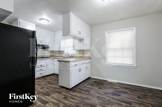 Foto del edificio - 3605 S Stayton Ave