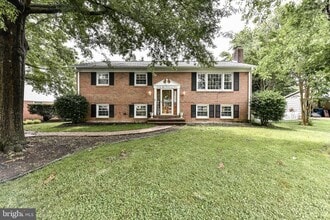 Building Photo - 7807 Suffolk Ct