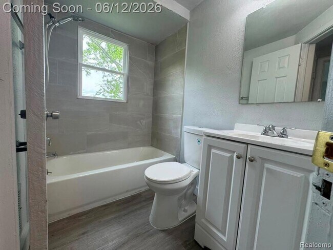 Foto del edificio - 12651 Kelly Rd
