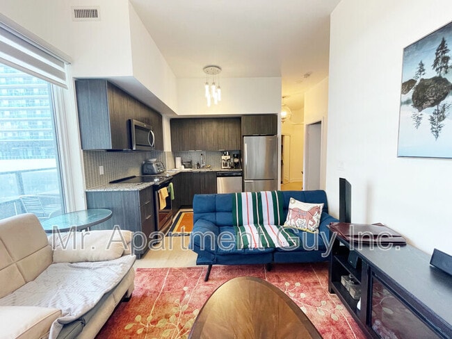 Building Photo - 20 Shore Breeze Dr