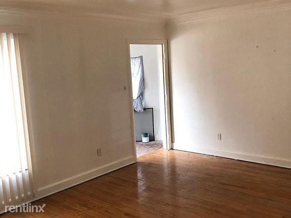 Building Photo - 2 br, 1 bath House - 20601 Regent Dr