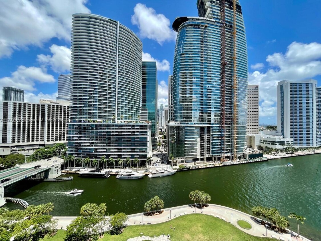 Foto principal - 475 Brickell Ave