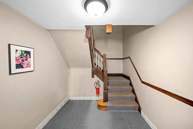 Foto del edificio - 230 Elmwood Ave