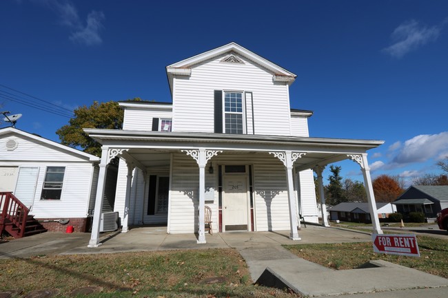 Building Photo - 203 Mill St