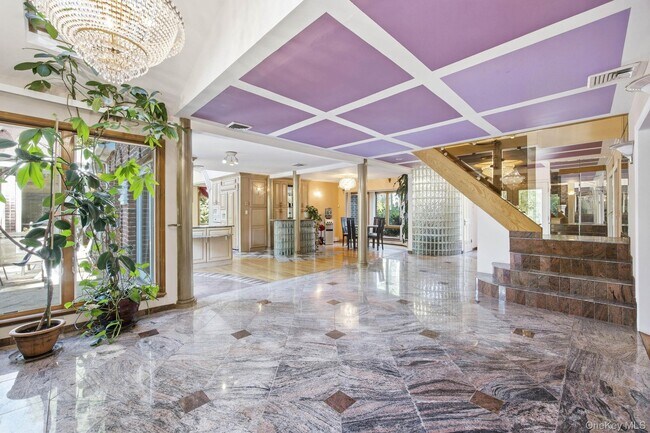 Foto del edificio - 1 Bridle Path Dr