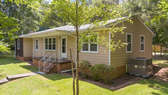 Foto del edificio - 3005 Pine Dr NE