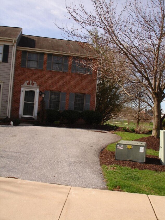 Primary Photo - 3 br, 1.5 bath House - 41 LAURIE LANE