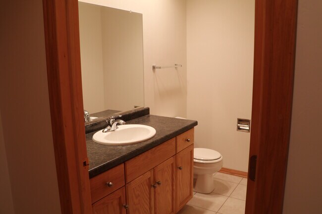 Medio baño - 932 Cedar St