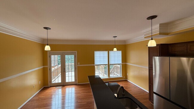 Foto del edificio - Glen Oaks Townhouse