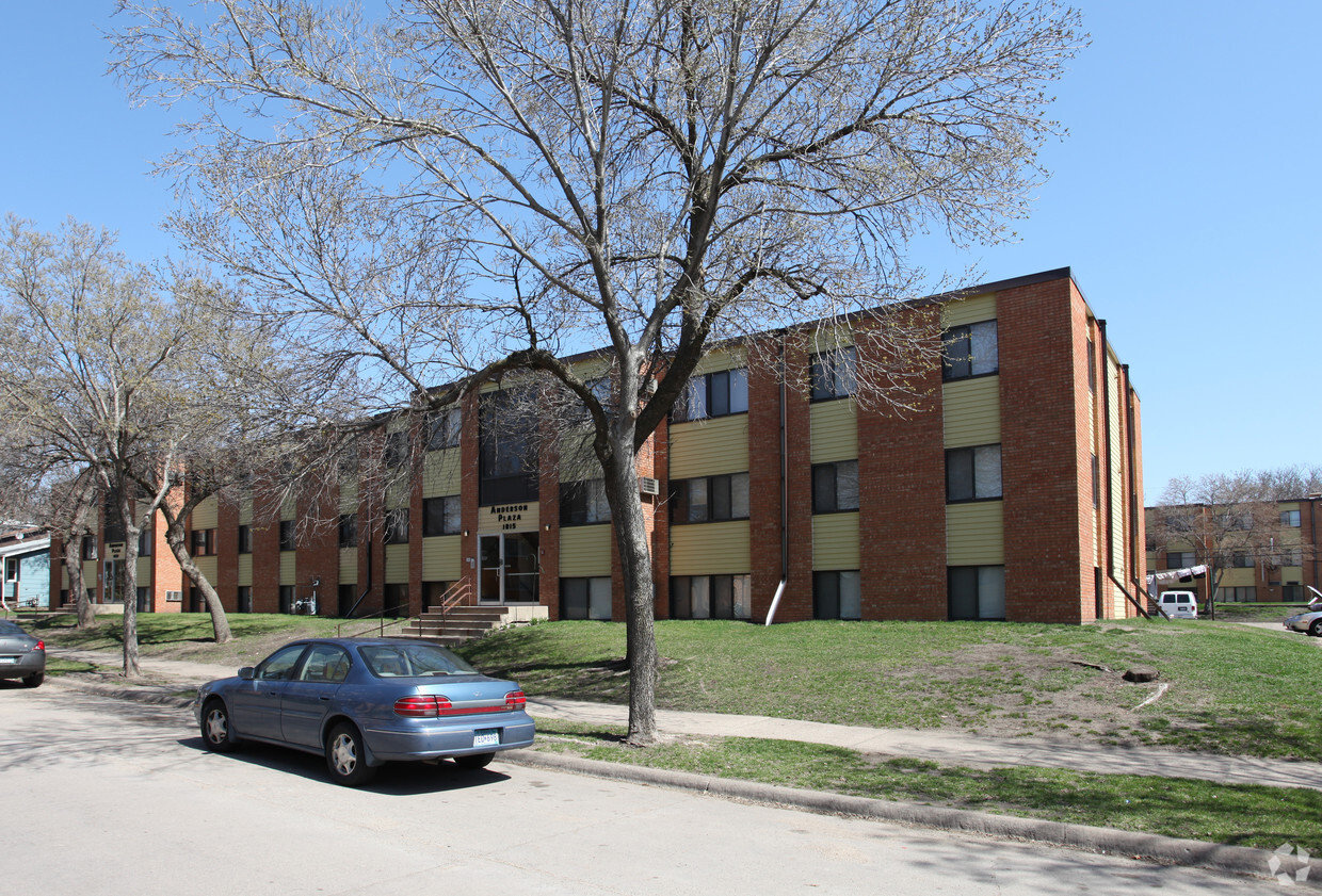 Foto del edificio - Anderson Plaza Apartments