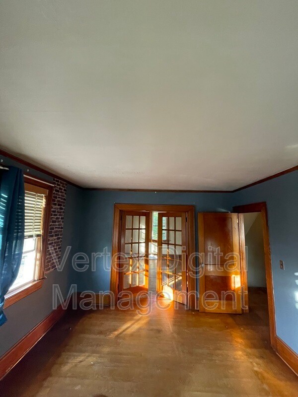 Building Photo - 1319 S Irving Ave