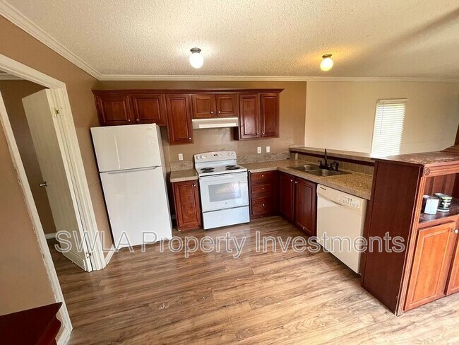 Building Photo - 4015 Wildflower Dr