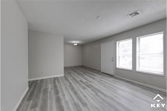 Building Photo - 617 N Clayton Ave