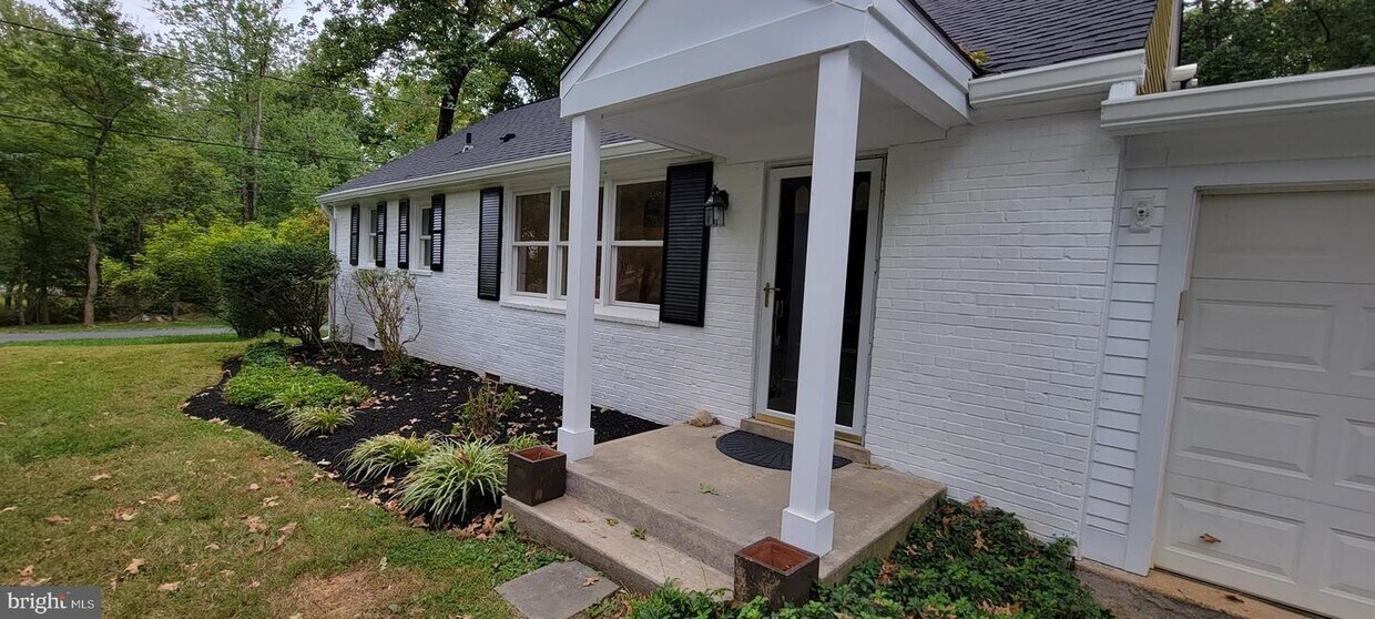 8325 Westchester Dr, Vienna, VA 22182 House for Rent in Vienna, VA