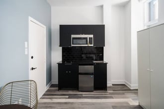 Building Photo - 2020 R. Saint-Denis