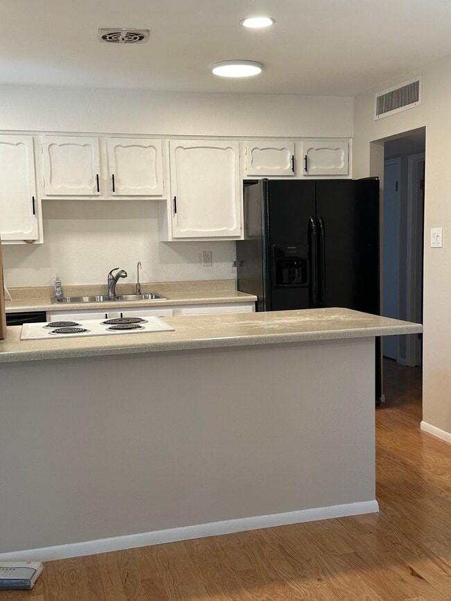 Building Photo - 3810 S La Corta Dr