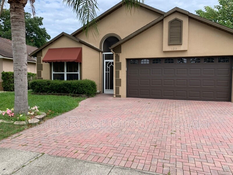 Foto principal - 120 Lakebreeze Cir