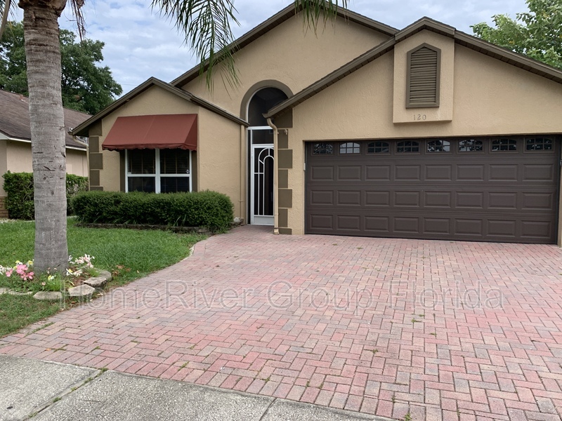 Primary Photo - 120 Lakebreeze Cir