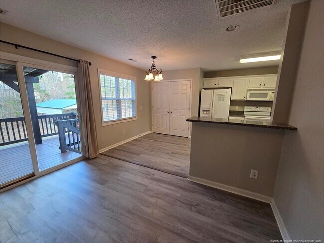 Foto del edificio - 220 Loxley Ln