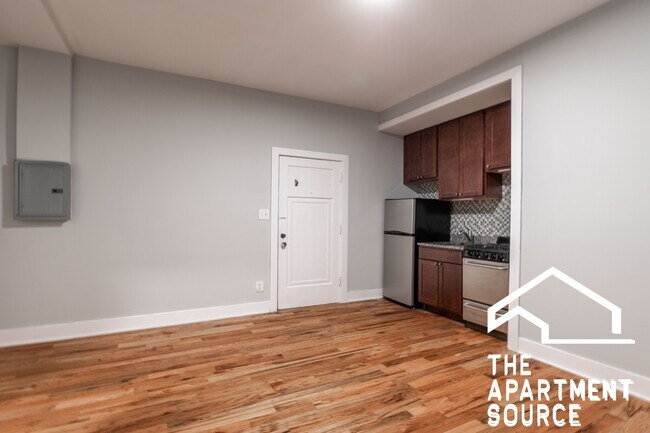 Foto del edificio - 4546 N Damen Ave