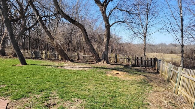 Foto del edificio - 916 NE Bristol Dr