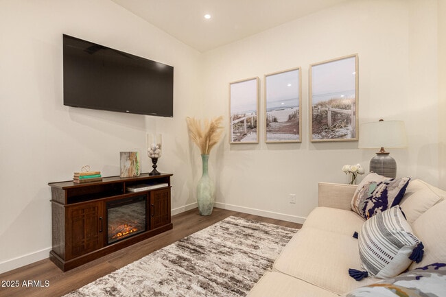 Building Photo - 12005 N Panorama Dr