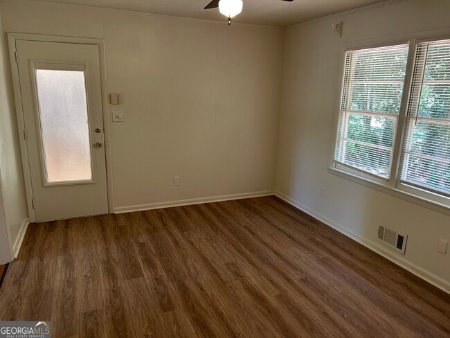 Building Photo - 161 Soule St