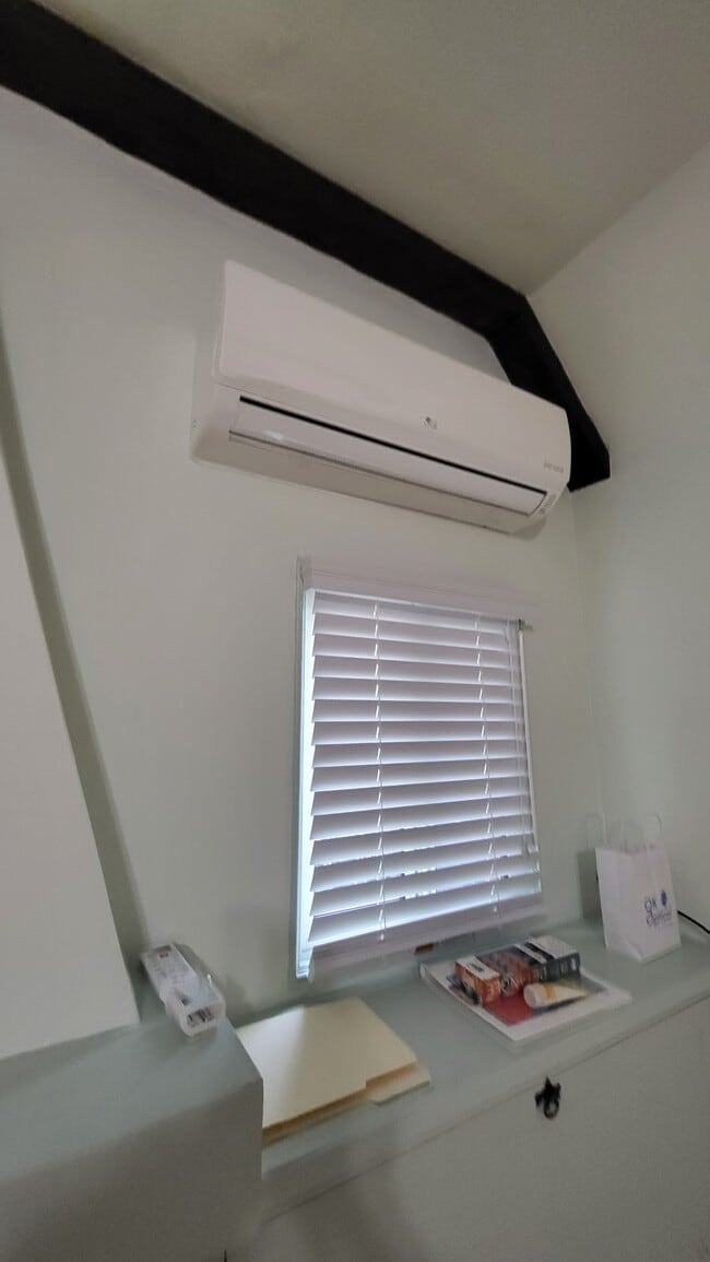 Foto del edificio - 16418 Halldale Ave