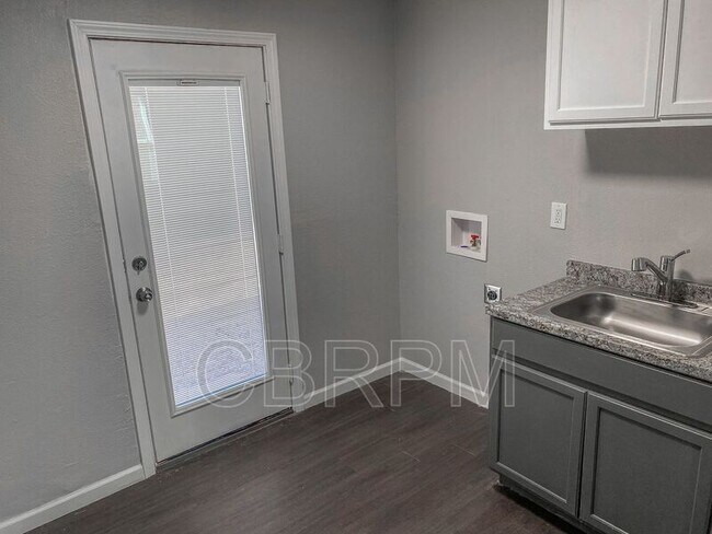 Building Photo - 1910 22nd