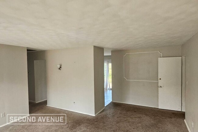 Building Photo - 1 Rosehaven Dr