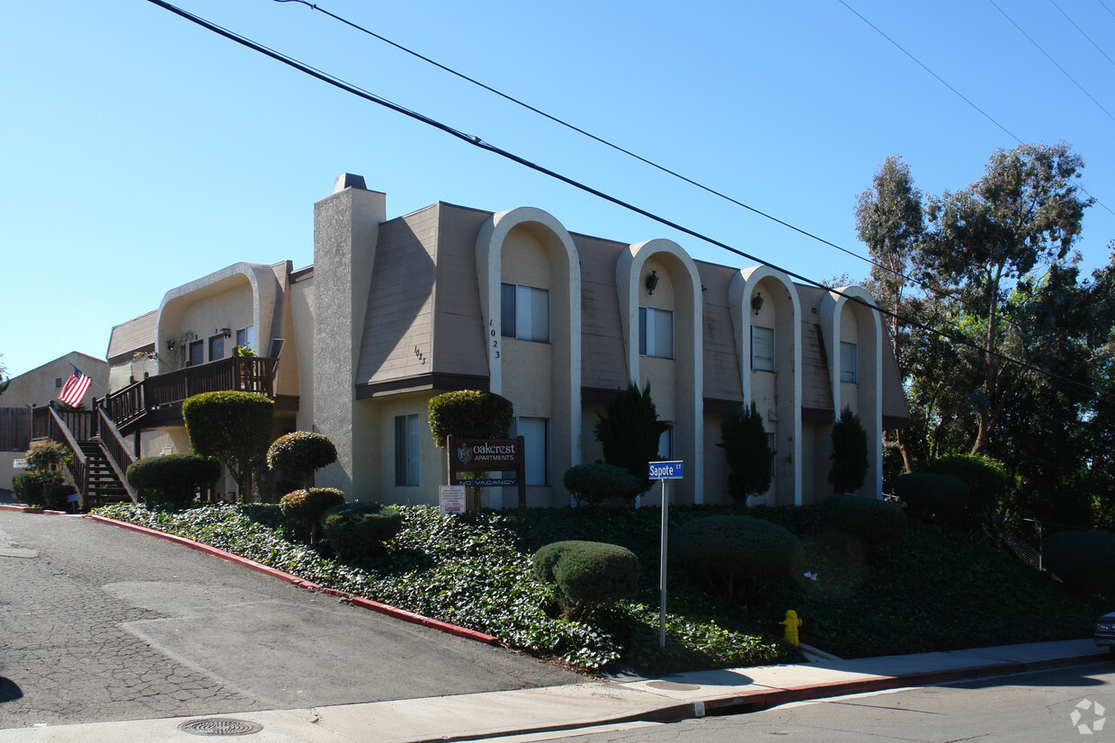 Foto del edificio - OAKCREST APARTMENTS